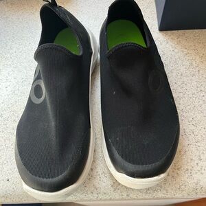 Oofos OOmg Sport Low Recovery Shoe Womens 9.5 Black Slip On Comfort Athletic